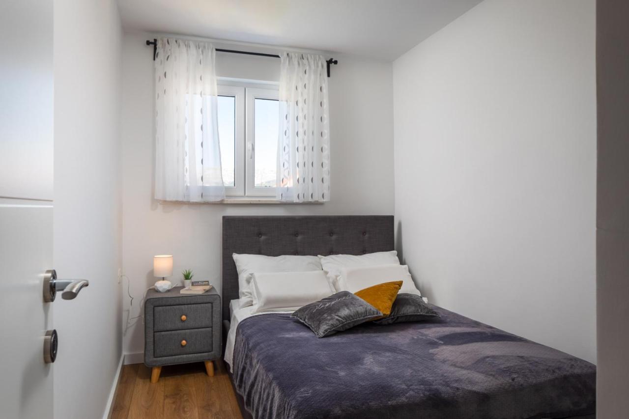 Metily Apartment Split Extérieur photo